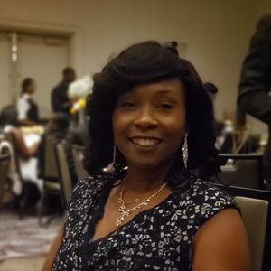 Meet your Posher, Leslie